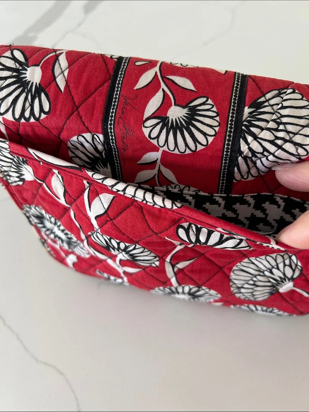 Vera Bradley Deco Daisy Quilted Crossbody Bag - Picture 5 of 12